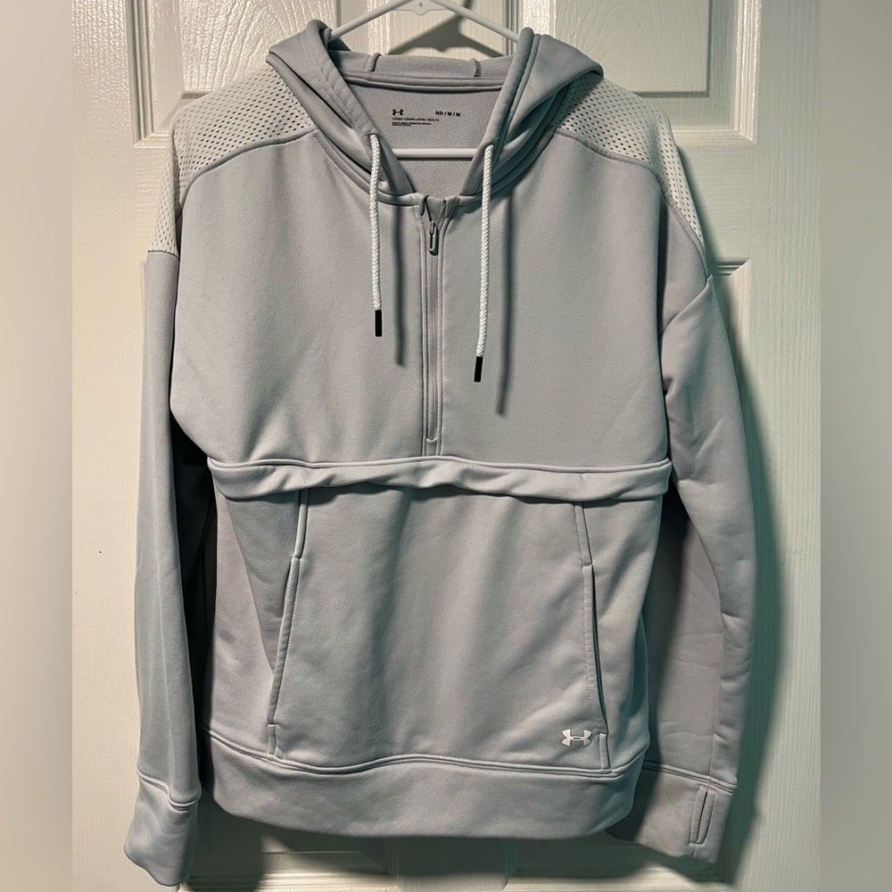 Under Armour Women’s Medium Gray Zip-Up Hoodie